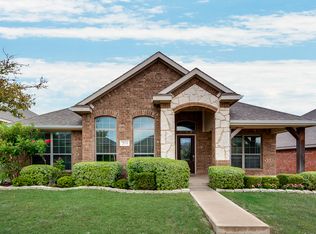 204 Dancing Light Ln, Red Oak, TX 75154