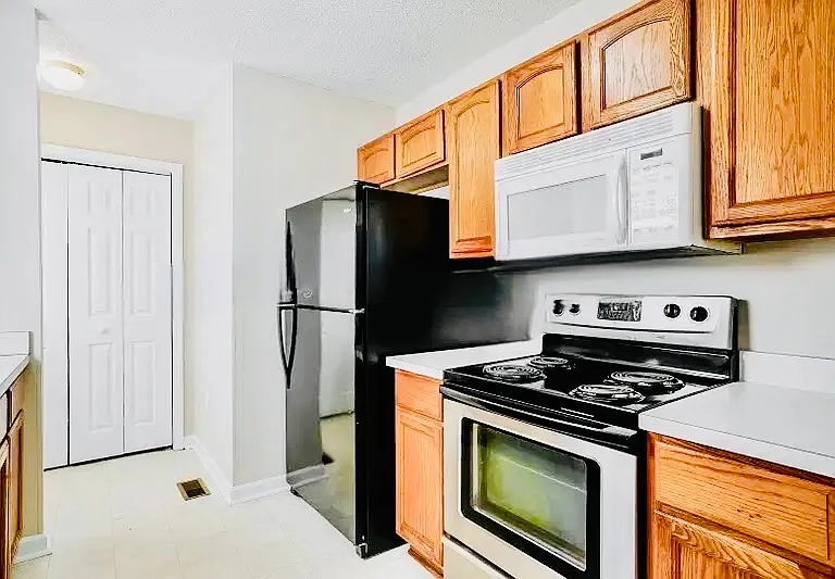 313 Cross Hill Ln #2 — Photo 1