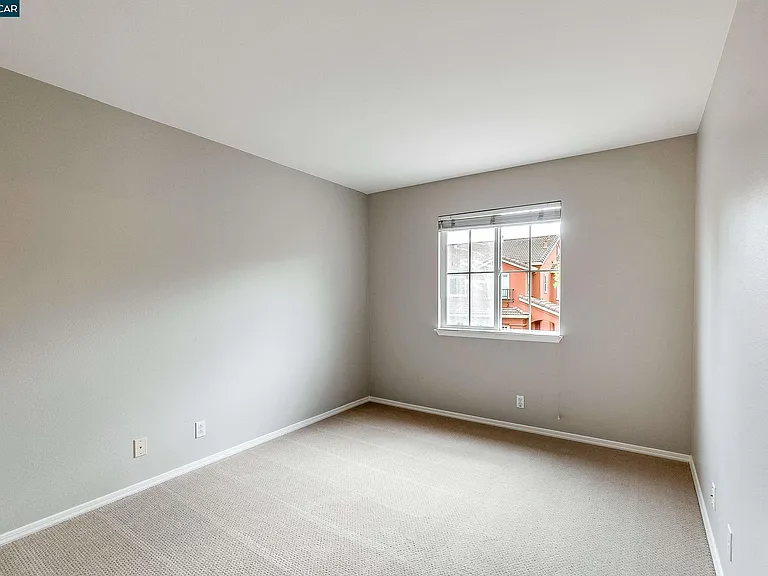 435 Regal Lily Ln — Photo 20