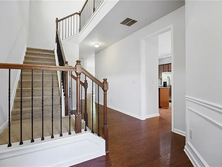 5090 Breezewood Cir — Photo 4