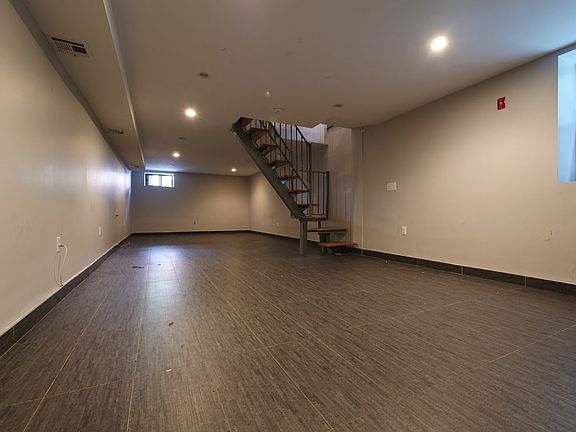 4th image of 1059 Bergen St #1L