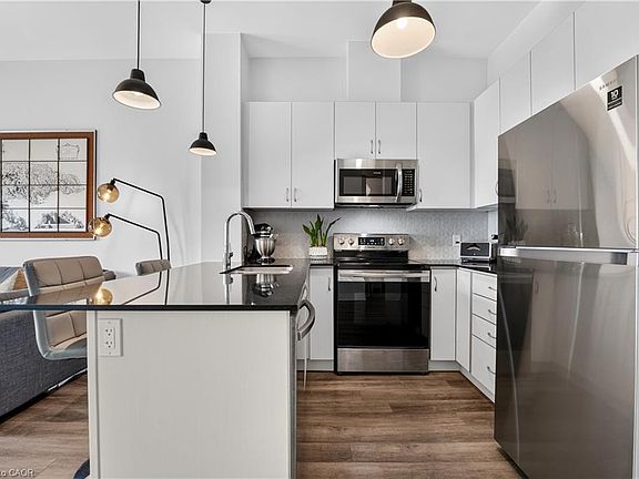 4th image of 102 Grovewood Cmn #636