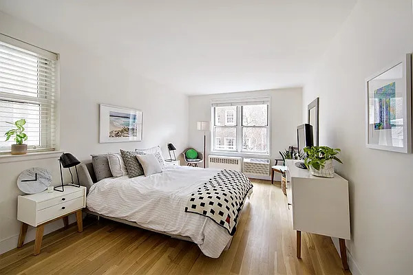 Sold by Compass | media 10