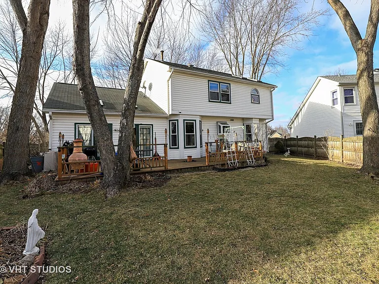 1162 Sandhurst Dr — Photo 16