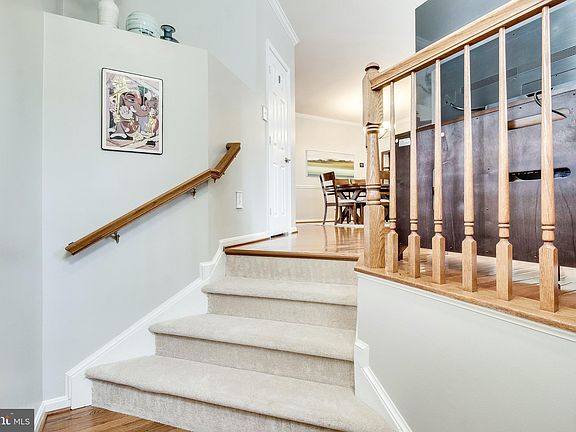 3rd image of 4748 Thornbury Dr