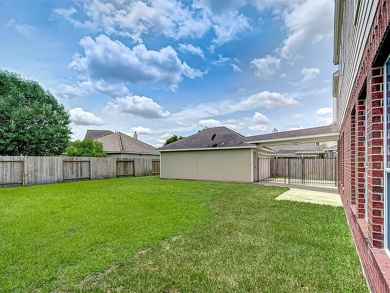4602 Butler Springs Ln — Photo 39
