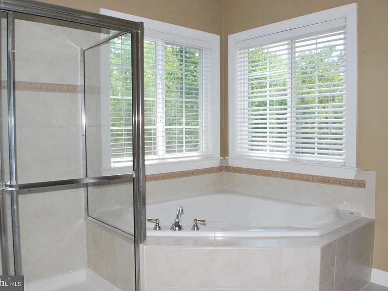 2309 Abby Rd — Photo 20