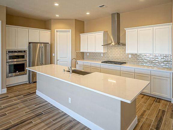 Kitchen - Marilyn II Holly Estates