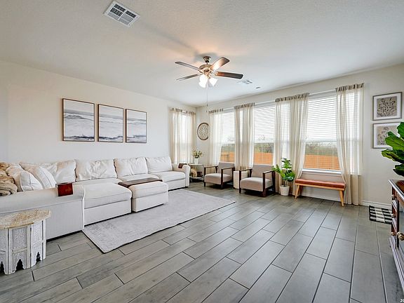 4th image of 710 Overlook Ridge