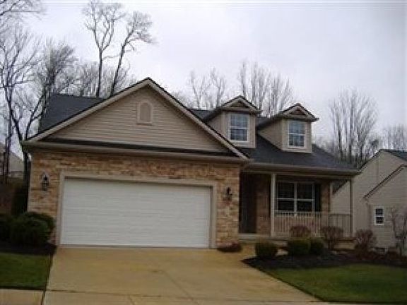2nd image of 818 Shadow Creek Trl