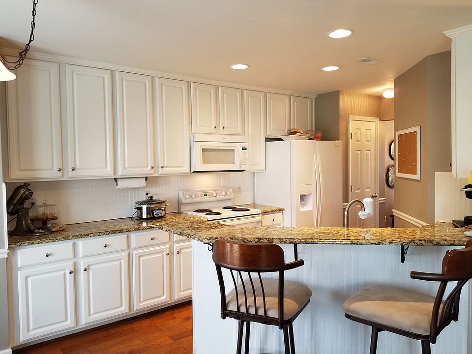 2nd image of 114 Camp Creek Cir