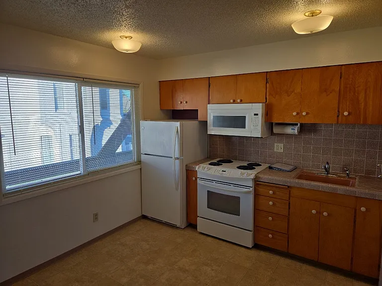 914 M St — Photo 2
