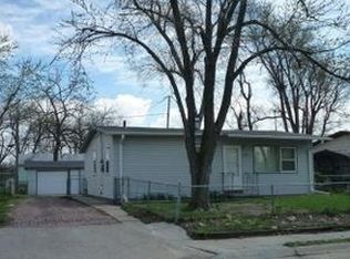 419 N 38th St, Council Bluffs, IA 51501