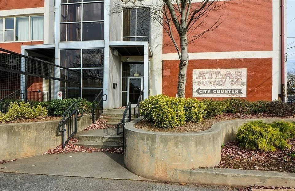 505 Whitehall St SW #205