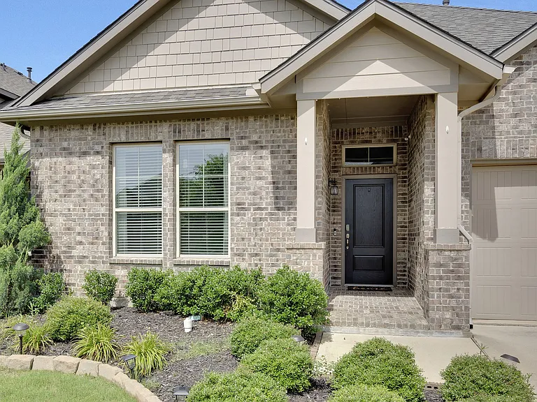 1513 Canary Ln — Photo 3
