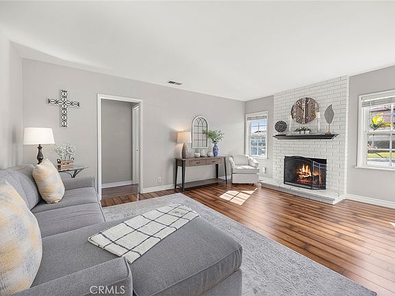 5th image of 425 Cherry St