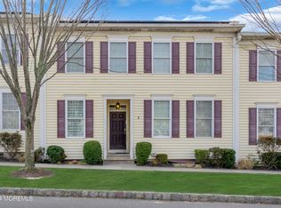 6 Raven Ln, Lakewood, NJ 08701