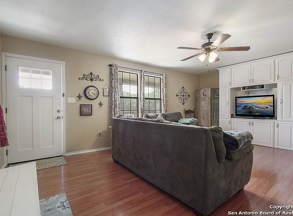 3rd image of 1589 Echo Meadow Ln