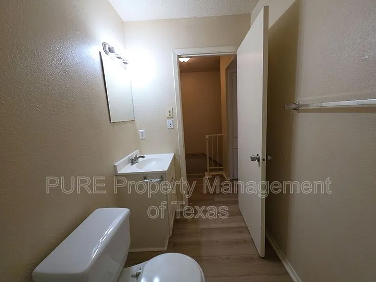 5808 Wellington Dr #3 — Photo 23