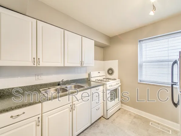 7848 Big Bend Blvd, Webster Groves, MO