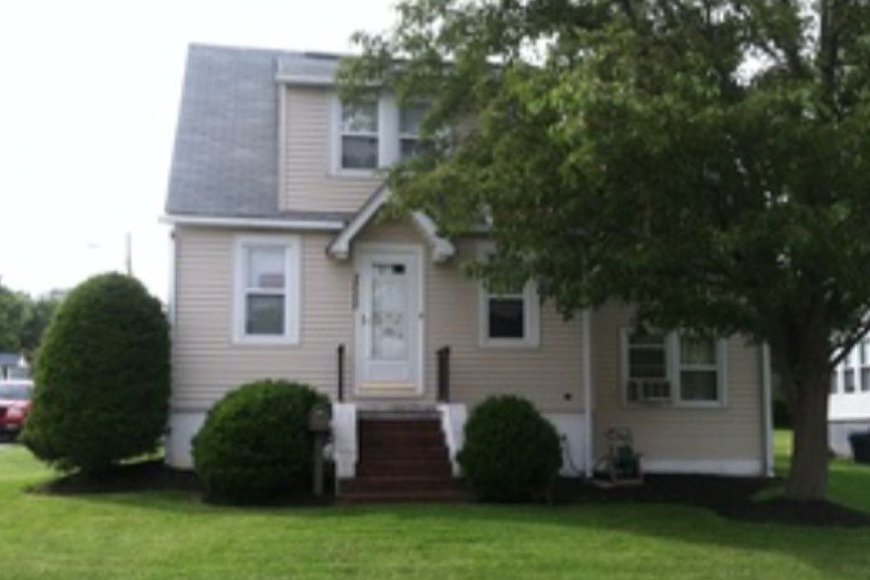 1st image of 2000 Lincoln Ave