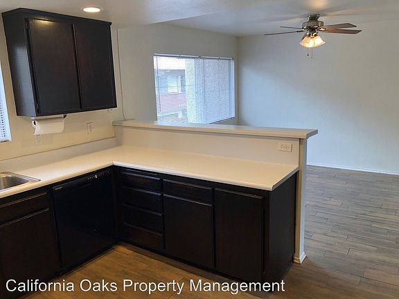 5th image of 735 County Square Dr Unit 35