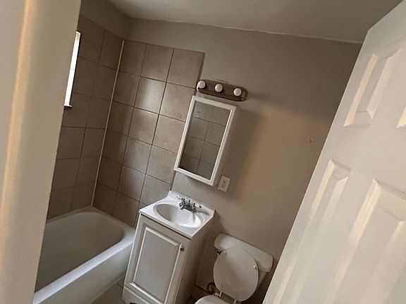 5th image of 1474 Xenia St #3