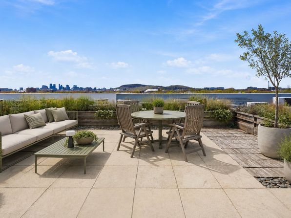 2530 Place Michel Brault #611, Montreal, QC H1Y 0B6