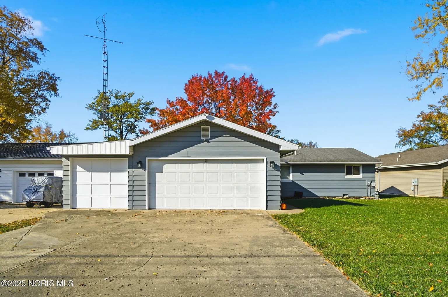 5311 Lake Dr photo 1