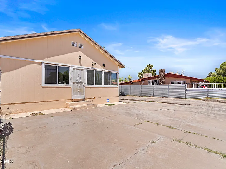 209 N Seville Dr #A — Photo 5