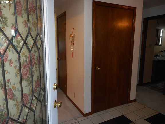 5th image of 1416 NE 131st Cir