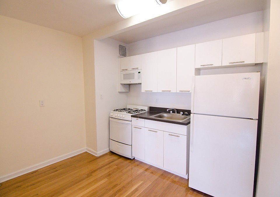 2nd image of 3989 50th St APT 4J