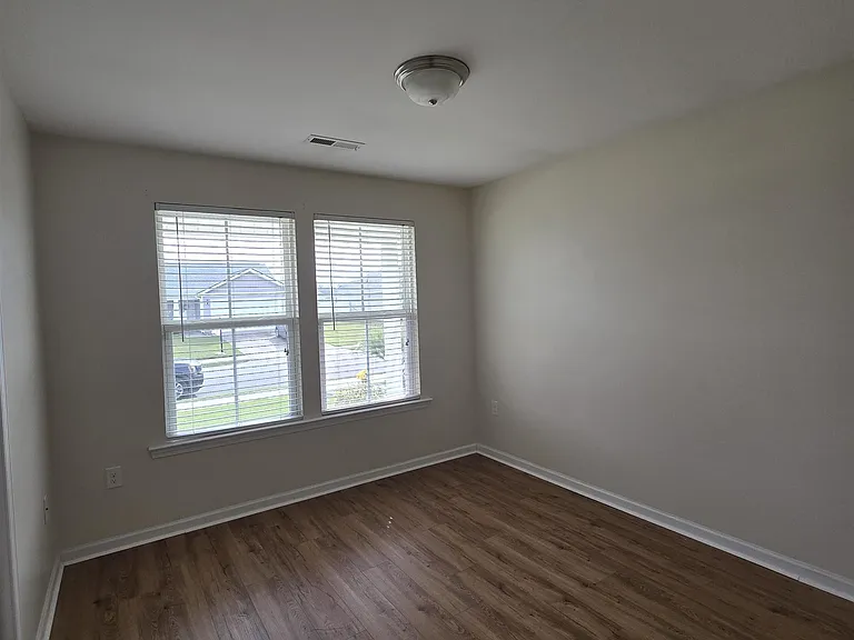 1328 Valor Rd — Photo 18