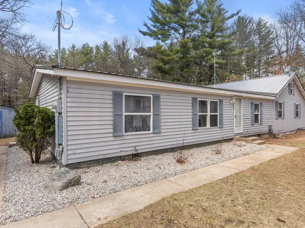 8233 S Beech Ave, Howard City, MI 49329