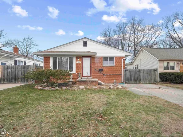 21609 Downing St, Saint Clair Shores, MI 48080