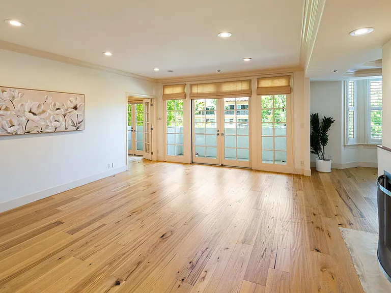 575 S Barrington Ave #305 — Photo 6