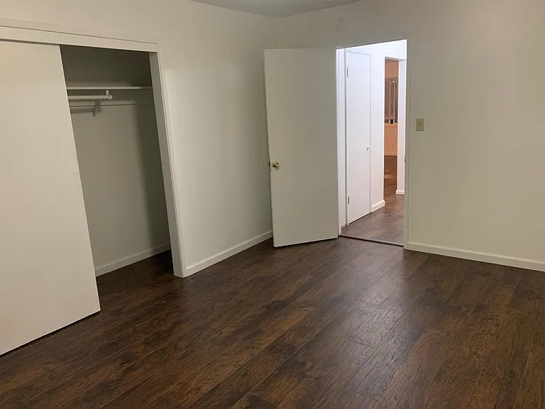 9940 Walnut St — Photo 4