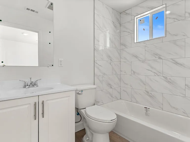 80(707W) — Photo 21