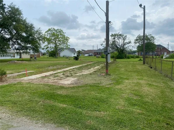 13401 Ash St, Vacherie, LA 70090