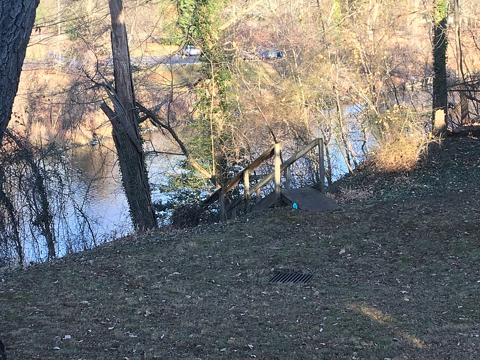 2nd image of 657 Genessee St