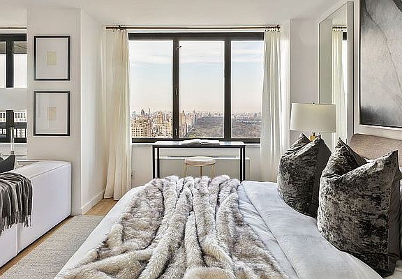 3rd image of 235 W 56th St APT 40P