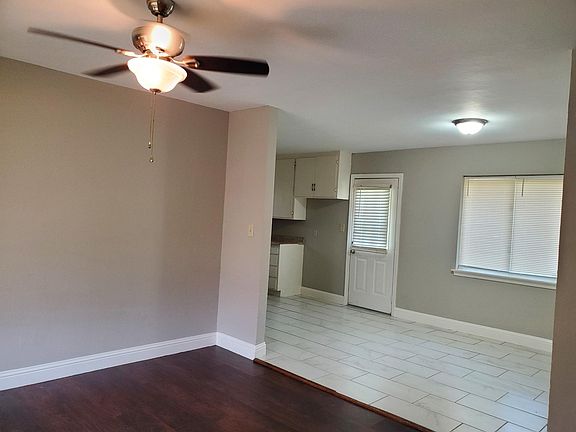 2nd image of 1225 NE 45th St