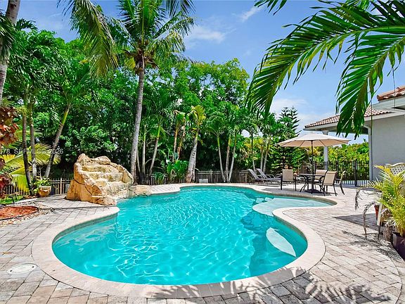 2nd image of 16541 SW 62nd St