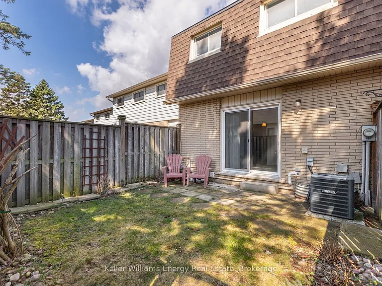 660 Grey St #B — Photo 24