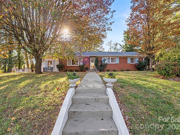 3rd image of 112 Pearson Dr