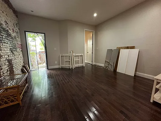 Rented by Lang Realty LLC | media 9