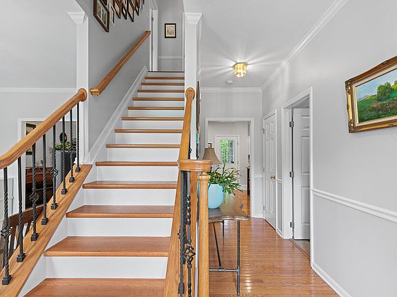 4th image of 6716 Somerknoll Dr