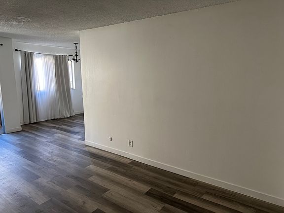 2nd image of 5400 Newcastle Ave APT 10