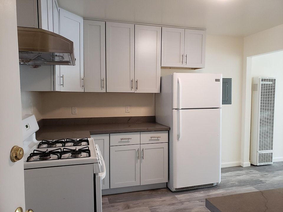 1st image of 872 Park Dr #1
