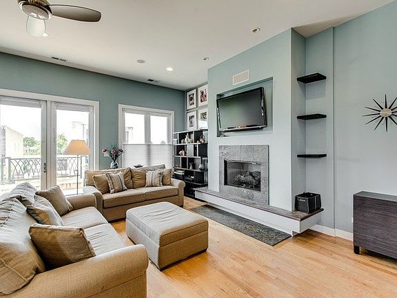 3rd image of 825 N California Ave APT 4
